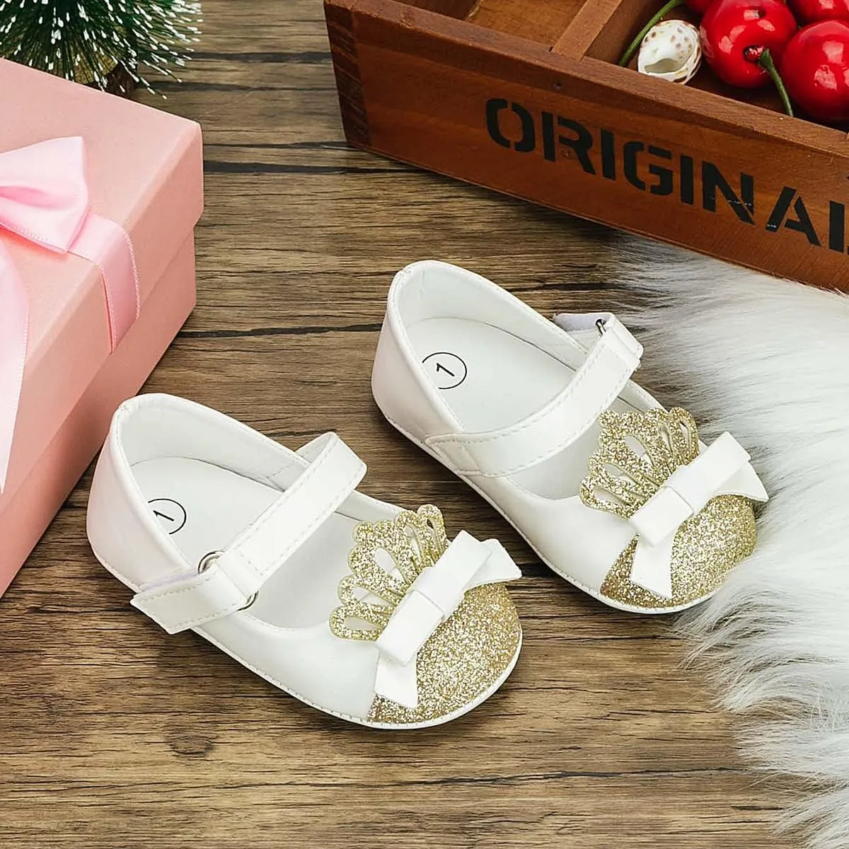 Sawimlgy Baby Girls Mary Jane Sequins Crown Flats PU Leather Wedding Party Princess Ballet Shoe Infant Rubber Sole Prewalker Toddler First Crib Shoes